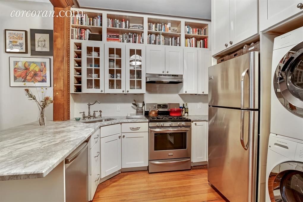 207 Park Pl, APT 1FW Photo 2 - CORCORAN-3795989